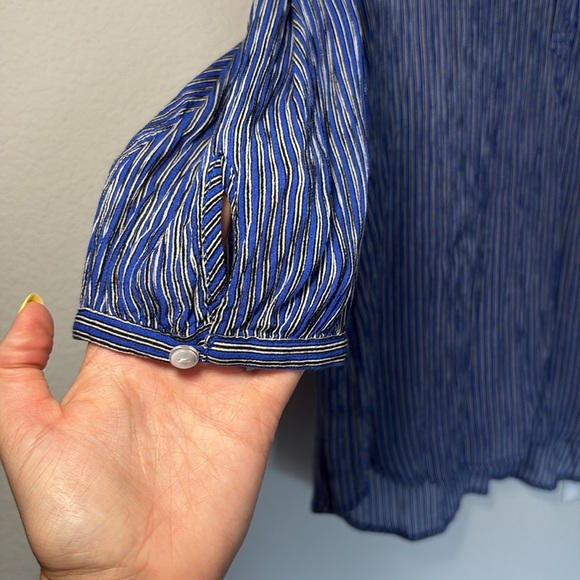 Liz Claiborne Blue Striped Blouse - size small - Picture 5 of 6